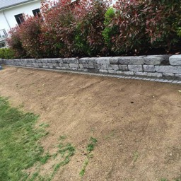 Mauer aus schönem Beton - Maliqi Gartenbau