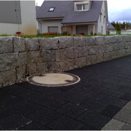 Granitblöcke Mauer Effretikon - Maliqi Gartenbau